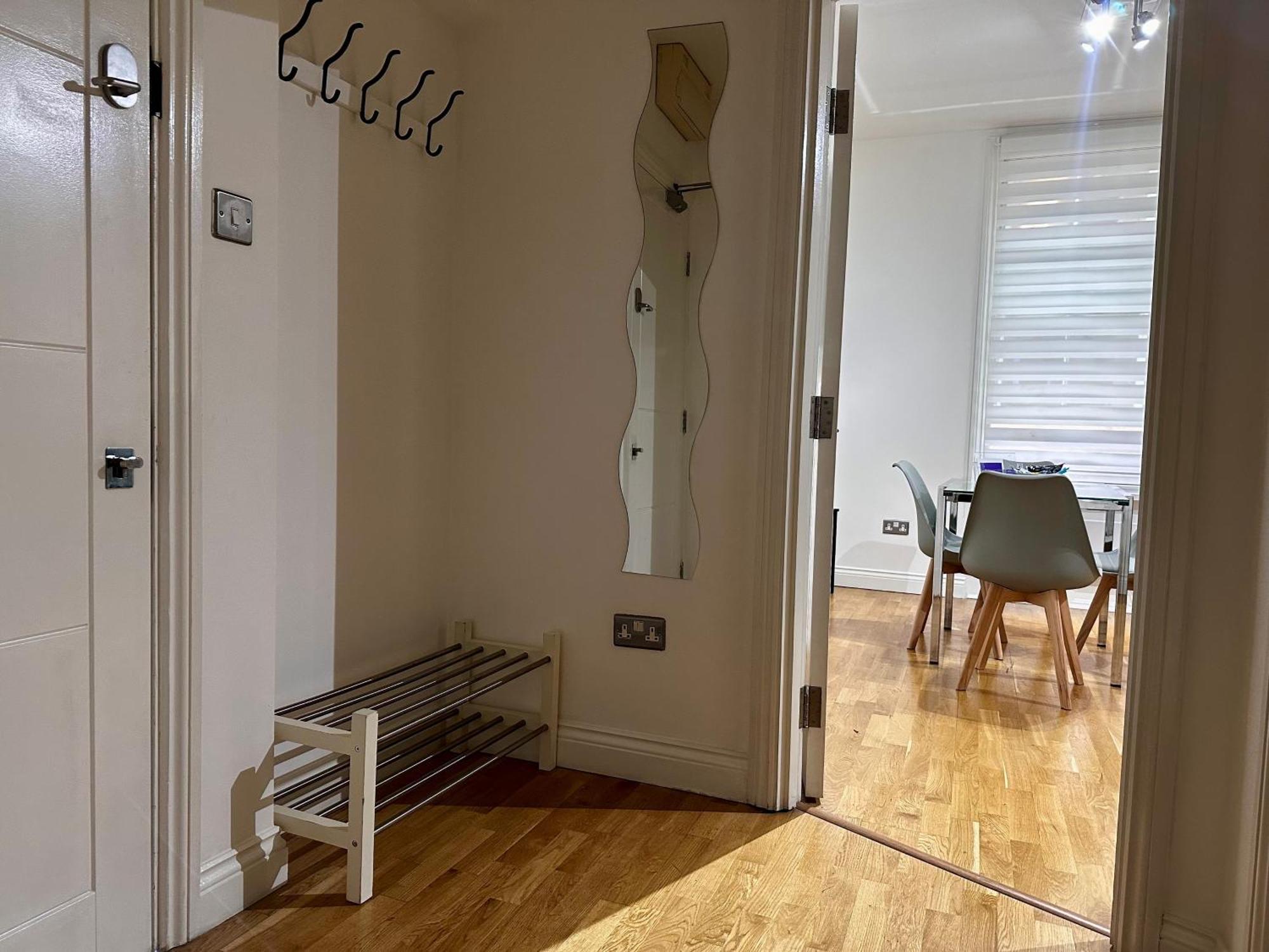 Apt 1, Soho Apartments 1St Floor By Indigo Flats Лондон Экстерьер фото
