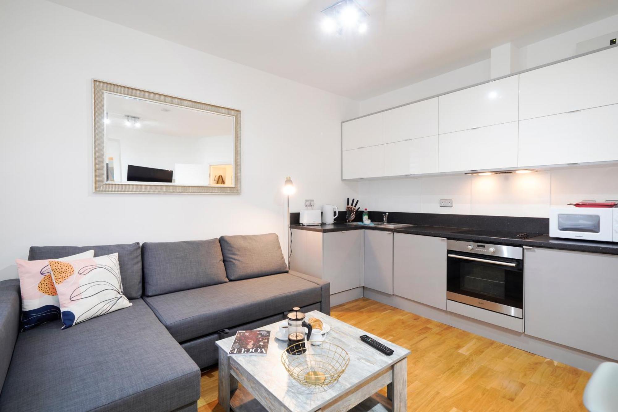 Apt 1, Soho Apartments 1St Floor By Indigo Flats Лондон Экстерьер фото