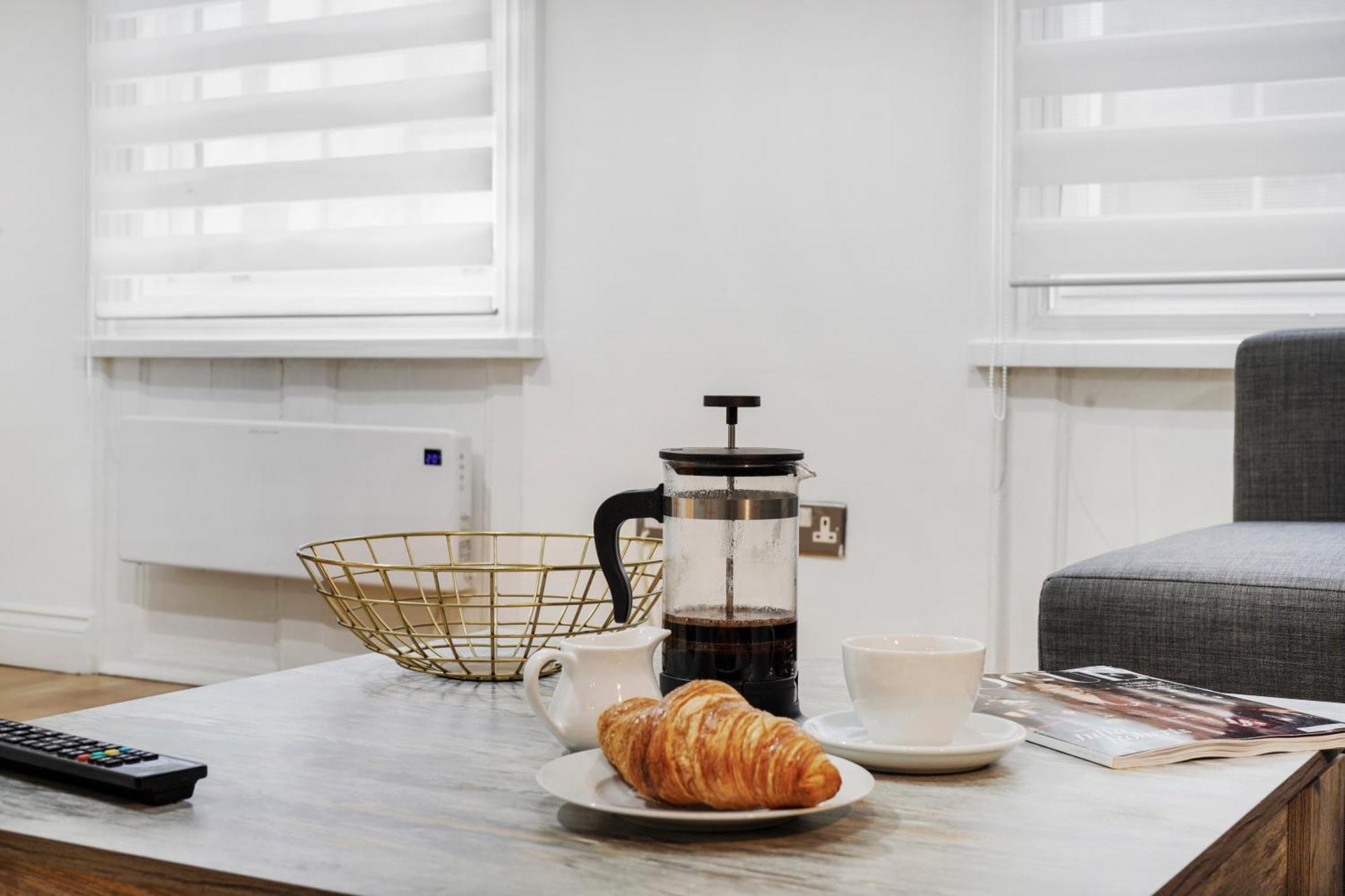 Apt 1, Soho Apartments 1St Floor By Indigo Flats Лондон Экстерьер фото